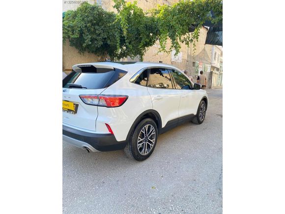 FORD KUGA TİTANYUM DİZEL OTOMATİK