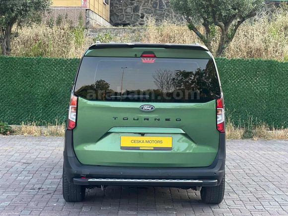 Ford Courier 1.5 EcoBlue Titanium