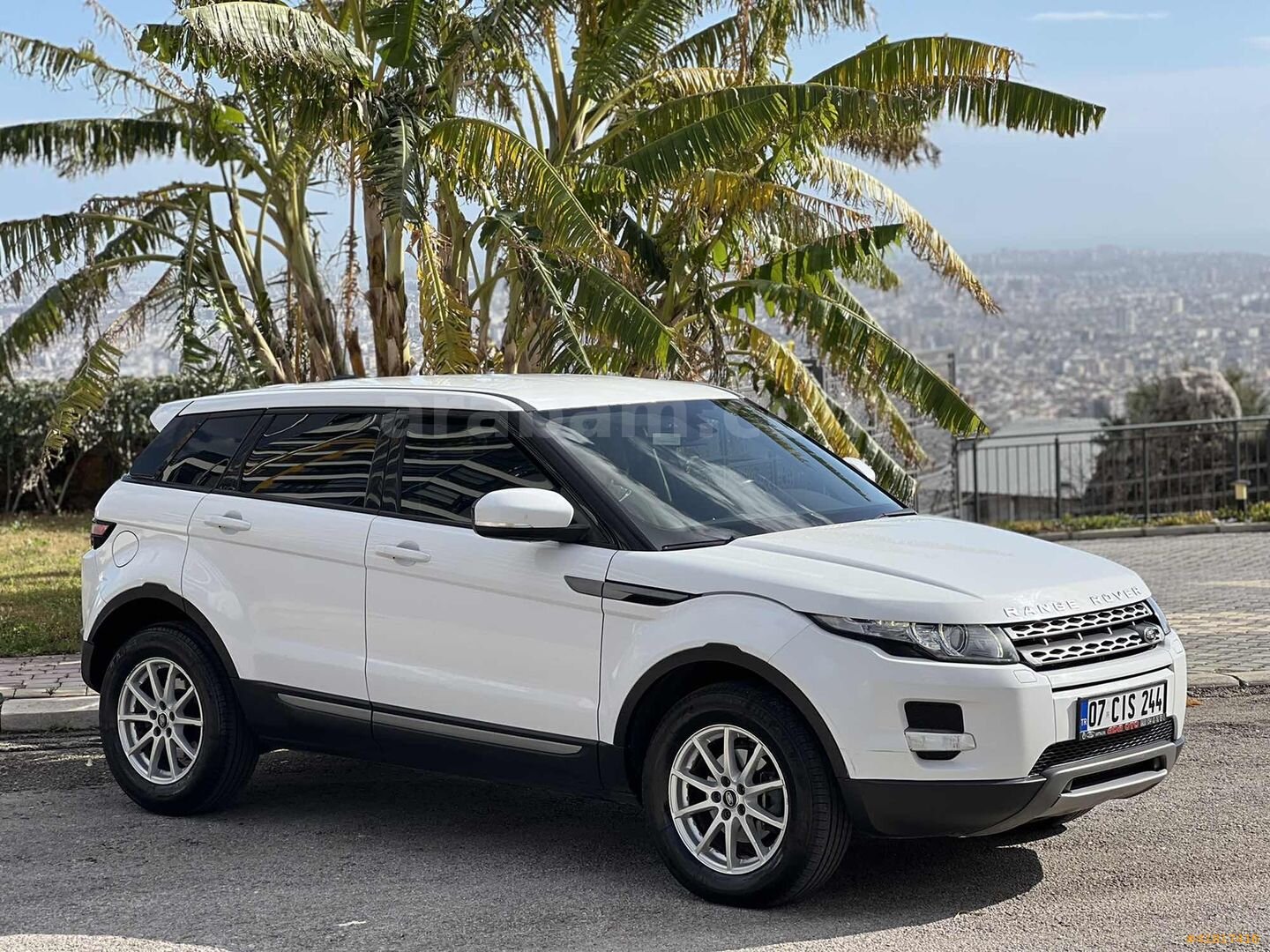 Galeriden Land Rover Range Evoque 2.0 Si4 Pure 2013 Model Antalya 211.000 km Beyaz 4