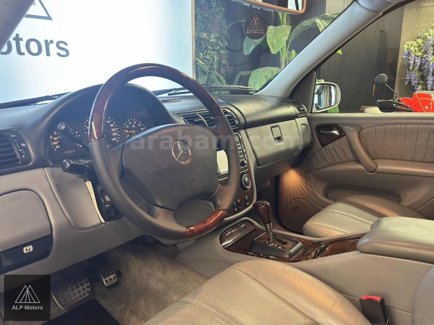 Galeriden Mercedes - Benz ML 500 2004 Model İstanbul 230.837 km Gri 7