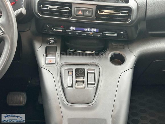 SINDIRGI OTOMOTİVDEN 24 OPEL COMBO ULTİMATE 43. BİN KM HATASIZ