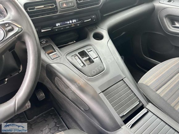 SINDIRGI OTOMOTİVDEN 24 OPEL COMBO ULTİMATE 43. BİN KM HATASIZ