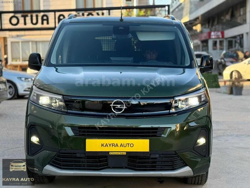 Galeriden Opel Combo 1.5 CDTI Ultimate 2024 Model Kocaeli 105.000 km Yeşil