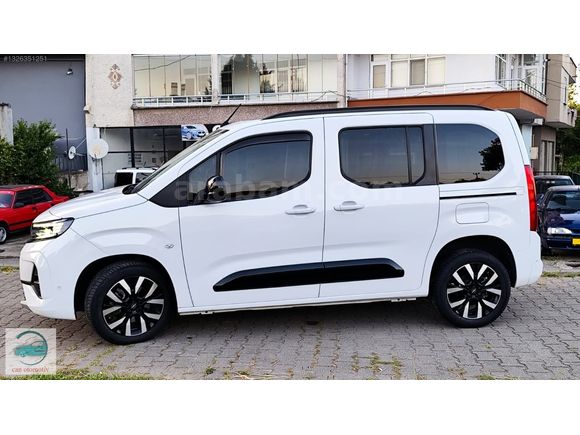 [CAN OTOMOTİV]DEN OPEL COMBO 1.5 ULTİMATE HATASIZ EN DOLUSU.