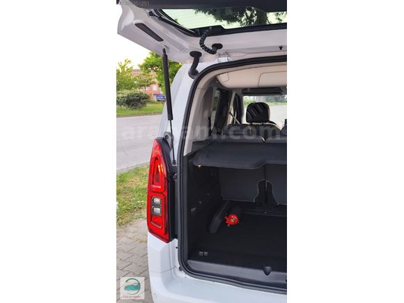 [CAN OTOMOTİV]DEN OPEL COMBO 1.5 ULTİMATE HATASIZ EN DOLUSU.