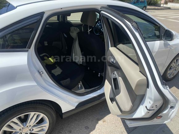 Sahibinden Ford Focus 1.6 TDCi Trend X 2014 Model  Acil