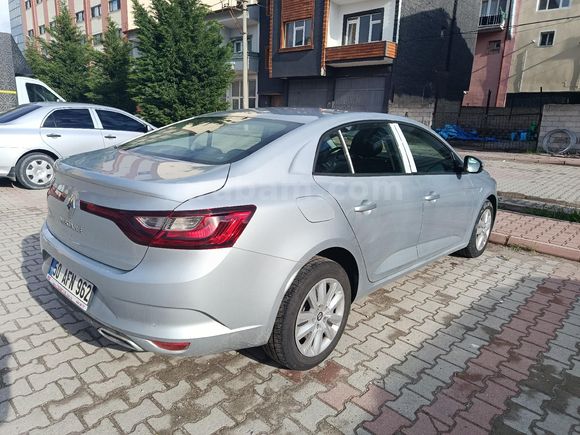 Sahibinden Renault Megane 1.3 TCe Touch 2025 Model