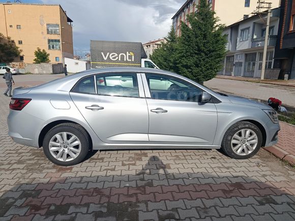Sahibinden Renault Megane 1.3 TCe Touch 2025 Model