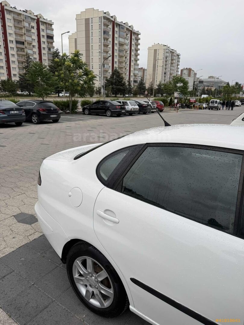 Galeriden Seat Cordoba 1.4 TDI Stylance 2006 Model Konya 228.000 km Beyaz 6