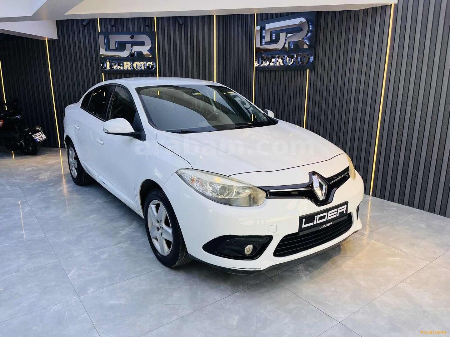 Galeriden Renault Fluence 1.5 dCi Touch 2015 Model İzmir 186.000 km Beyaz 3