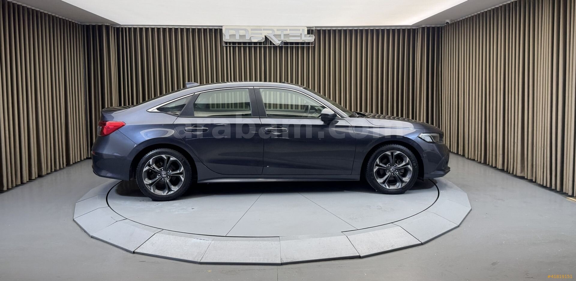 Galeriden Honda Civic 1.5 i-VTEC Executive Plus 2023 Model İzmir 96.895 km Gri 4
