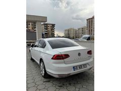  Volkswagen Passat 1.6 TDi Highline 