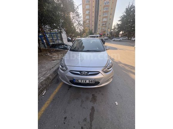 Sahibinden Hyundai Accent Blue 1.6 CRDI Mode Plus 2012 Model 