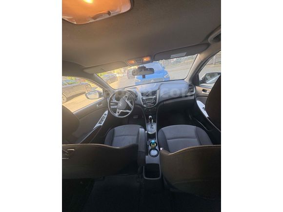 Sahibinden Hyundai Accent Blue 1.6 CRDI Mode Plus 2012 Model 