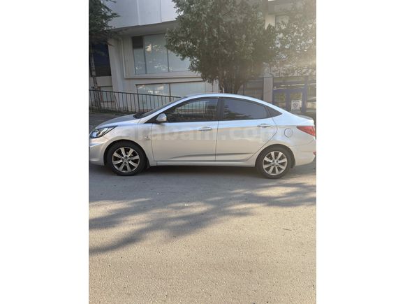 Sahibinden Hyundai Accent Blue 1.6 CRDI Mode Plus 2012 Model 