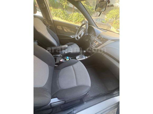 Sahibinden Hyundai Accent Blue 1.6 CRDI Mode Plus 2012 Model 