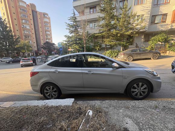 Sahibinden Hyundai Accent Blue 1.6 CRDI Mode Plus 2012 Model 
