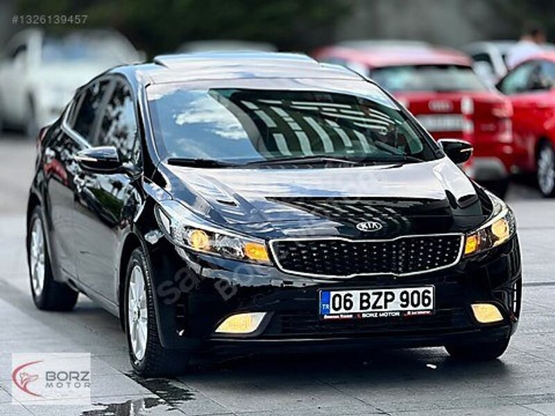 Galeriden Kia Cerato 1.6 CRDi Concept Plus 2017 Model İstanbul 188.000 km Siyah