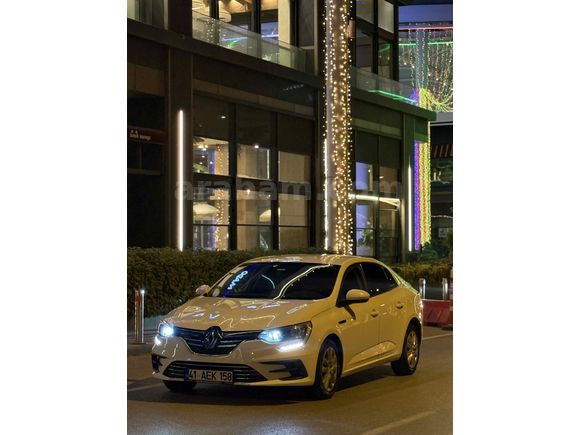 Sahibinden Renault Megane 1.3 TCe Joy 2022 Model 