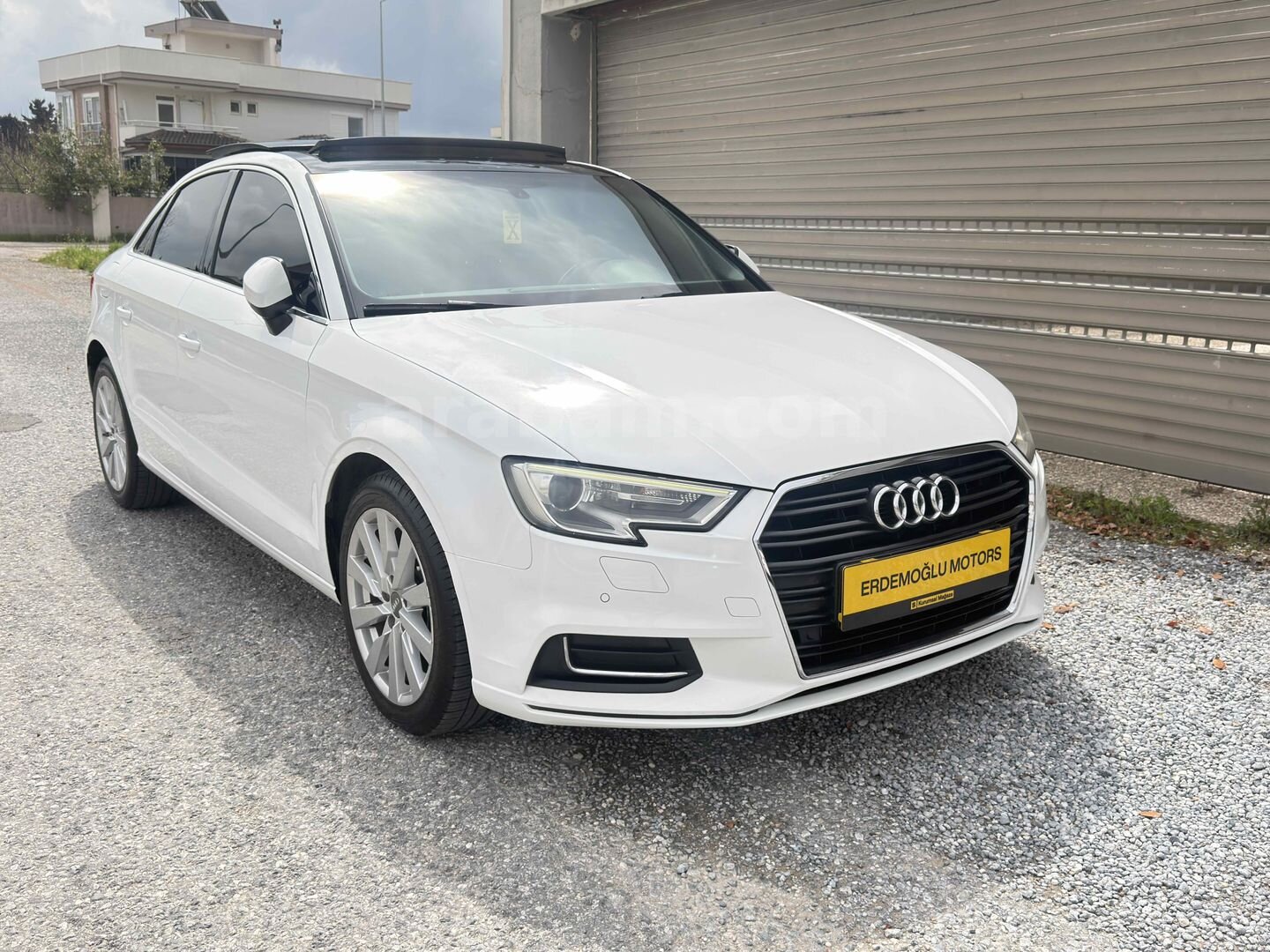Galeriden Audi A3 Sedan 1.6 TDI Design Line 2016 Model Antalya 161.000 km Beyaz 3