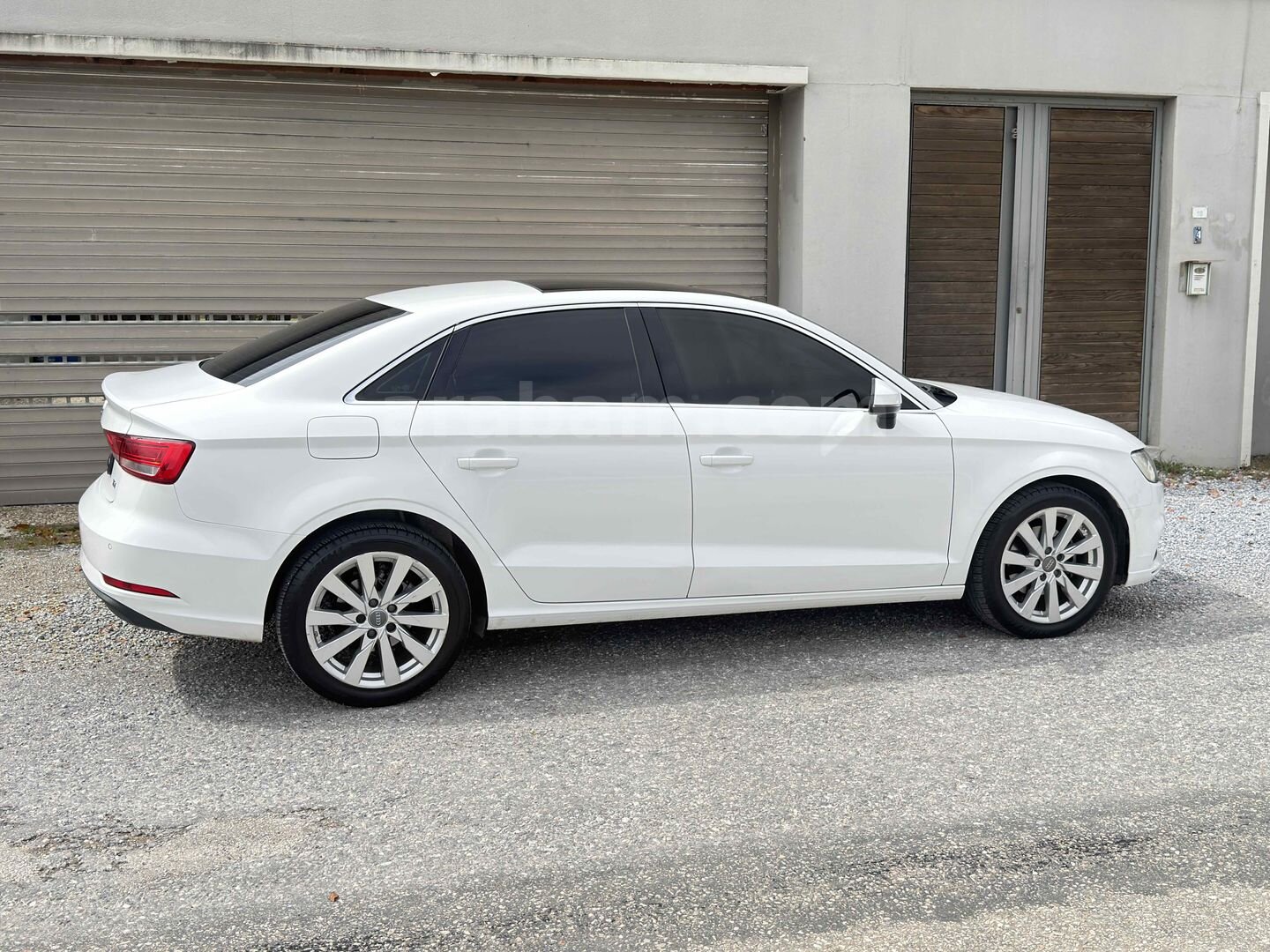 Galeriden Audi A3 Sedan 1.6 TDI Design Line 2016 Model Antalya 161.000 km Beyaz 5