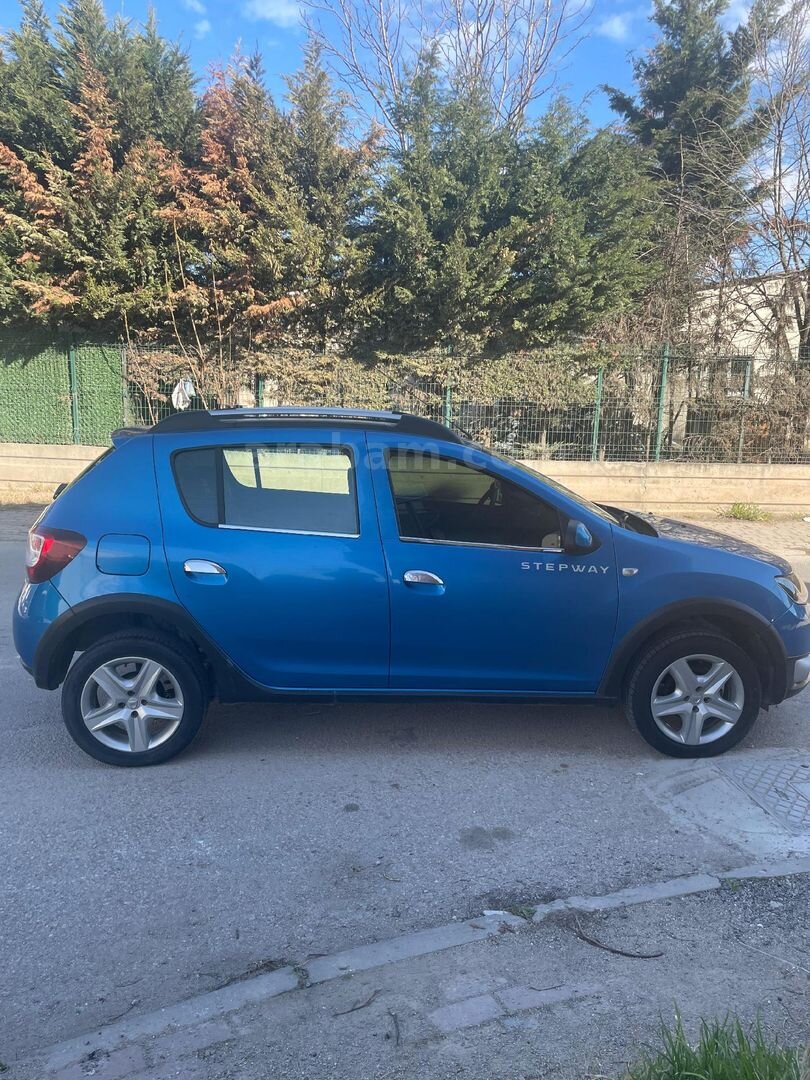 Sahibinden Dacia Sandero 0.9 TCe Stepway Ambiance 2013 Model 62.000 km Mavi 3