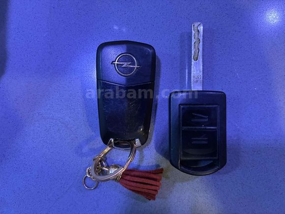 OTOMATİK DİZEL CORSA  2006