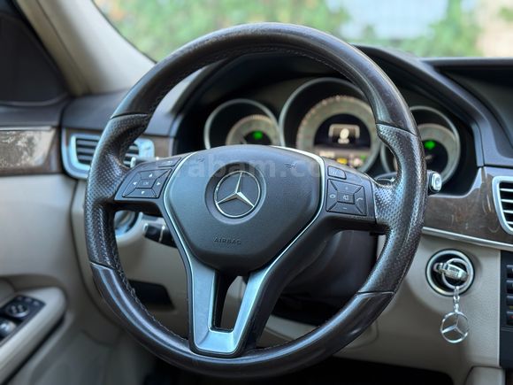 2013 MERCEDES E 180 ELİT HATASIZ BOYASIZ SADECE 180 BİN KM