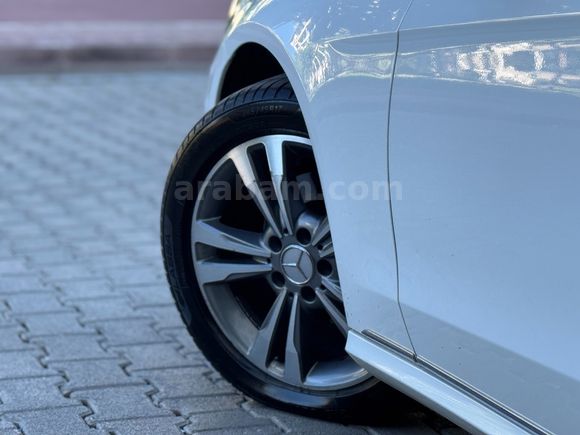 2013 MERCEDES E 180 ELİT HATASIZ BOYASIZ SADECE 180 BİN KM