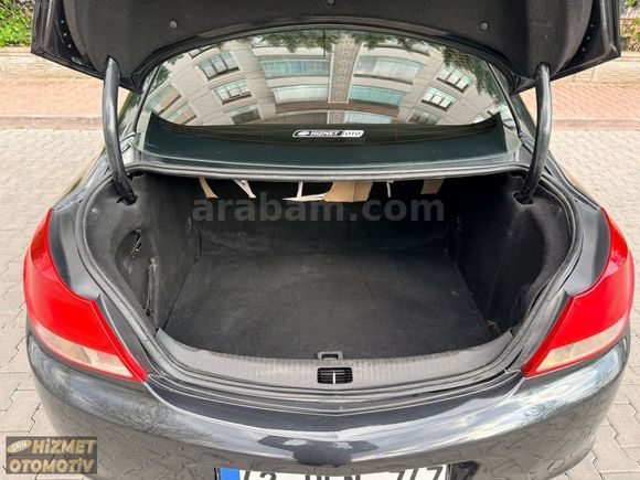 EMSALSİZ TEMİZLİKTE 2012 MODEL OPEL İNSİGNA FULL PAKET SANRUFLU