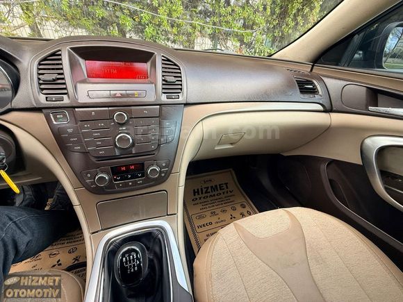 EMSALSİZ TEMİZLİKTE 2012 MODEL OPEL İNSİGNA FULL PAKET SANRUFLU