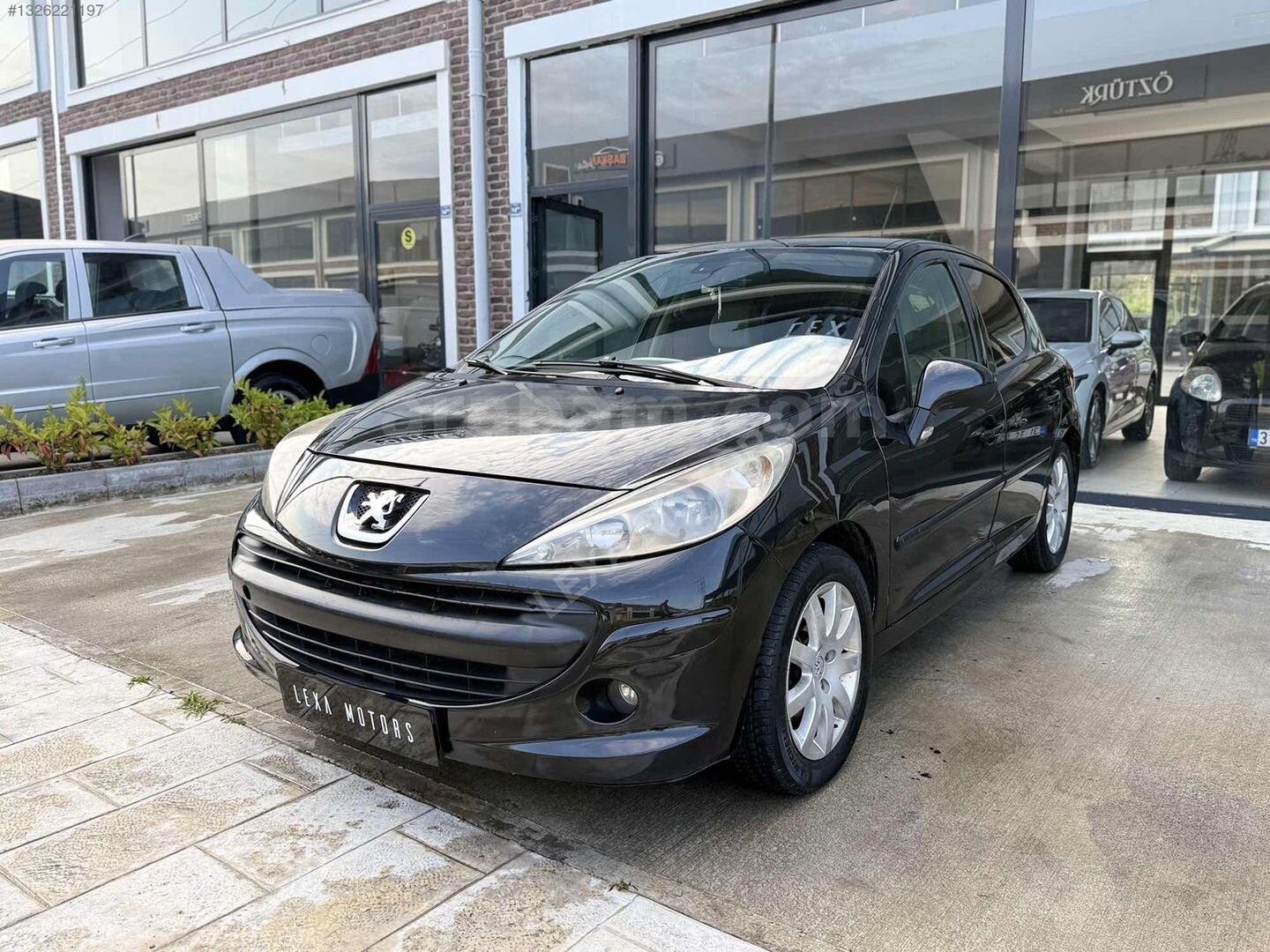 Galeriden Peugeot 207 1.6 VTi Premium 2008 Model Ordu 175.000 km Siyah 2