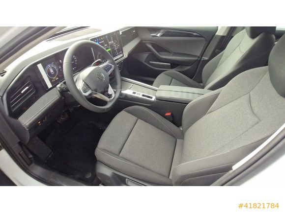 2025 PASSAT VARIANT 1.5 eHYBRID IMPRESSION 204 BG 2.050.000 KRDİ