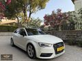 AUDİ A3 SPORTBACK 1.6 TDİ AMBİENTE CAM TAVAN DERİ KOLTUK