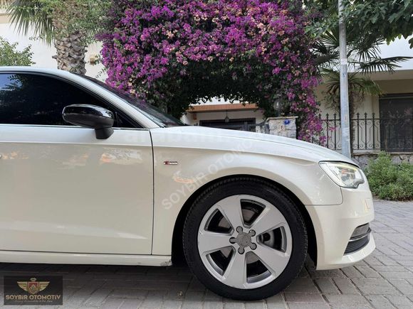 AUDİ A3 SPORTBACK 1.6 TDİ AMBİENTE CAM TAVAN DERİ KOLTUK