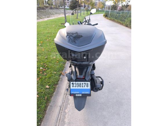 Acil Kapalı Garaj Honda SH 125