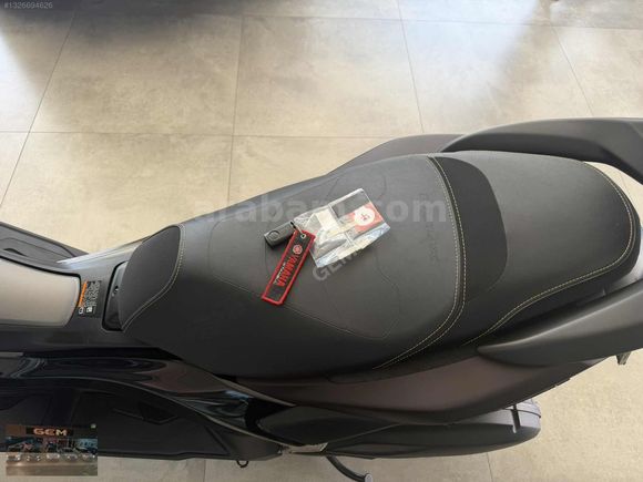 YAMAHA N-MAX 125 TECH MAX YENİ KASA FULL EXTRALI...