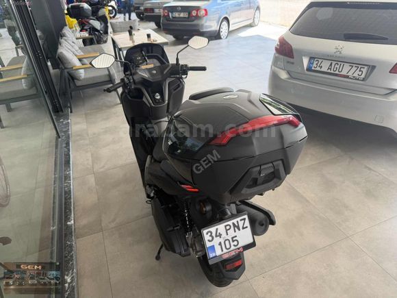 YAMAHA N-MAX 125 TECH MAX YENİ KASA FULL EXTRALI...