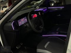OPEL MOKKA 256 RENK ANİMASYONLU İÇ AMBİYANS UYGULAMASI