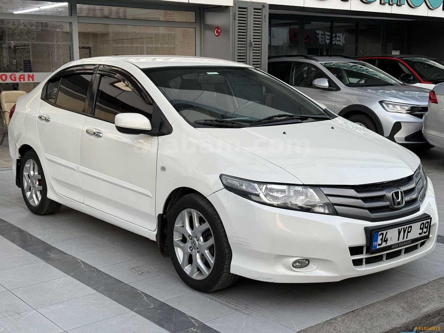 Galeriden Honda City 1.4 ES 2009 Model İstanbul 245.000 km Beyaz 4