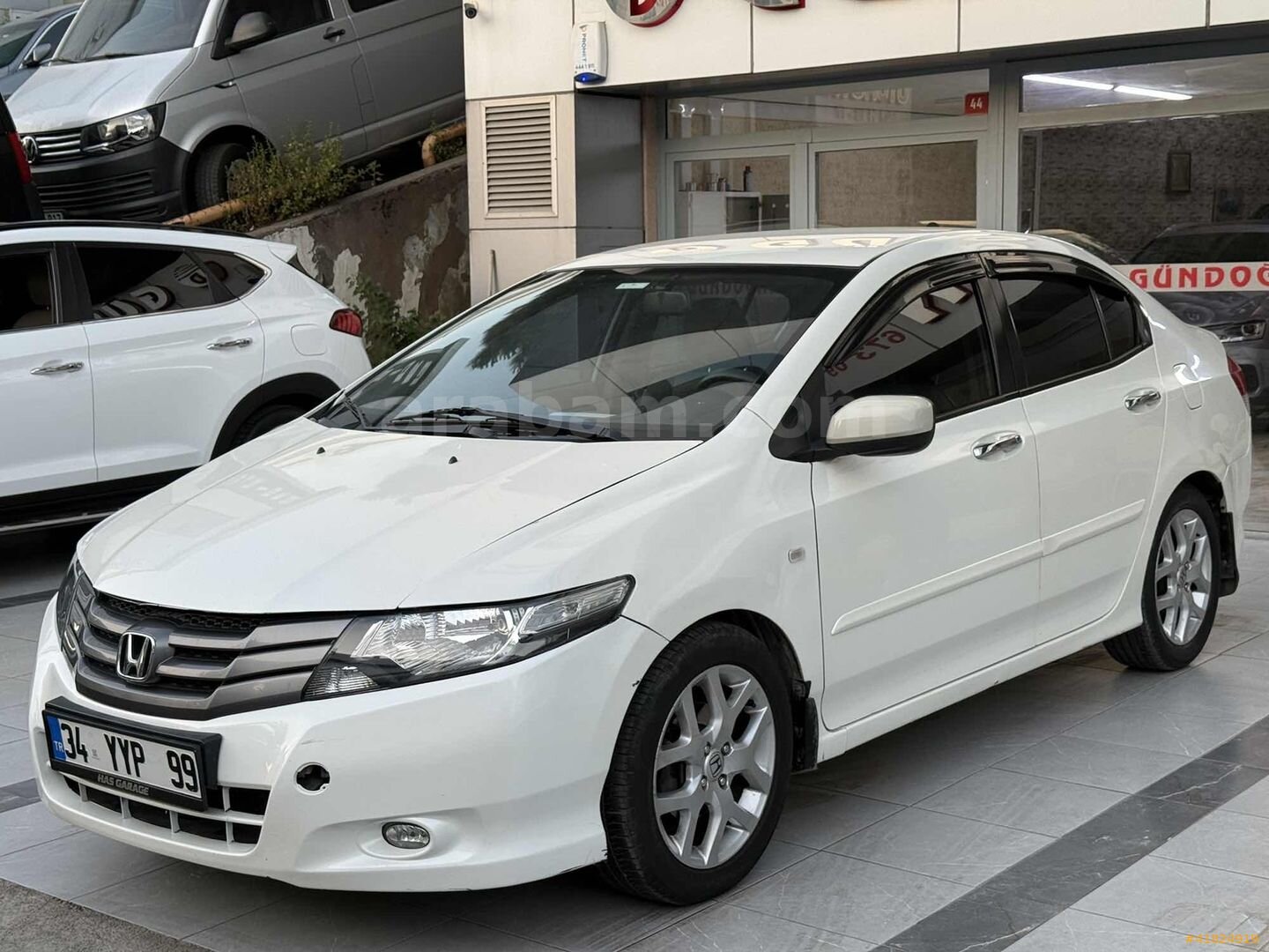 Galeriden Honda City 1.4 ES 2009 Model İstanbul 245.000 km Beyaz 3