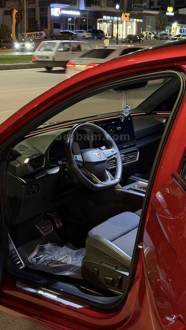 Sahibinden Cupra Leon 1.5 eTSI Standart 2023 Model Malatya 45.000 km Kırmızı 5