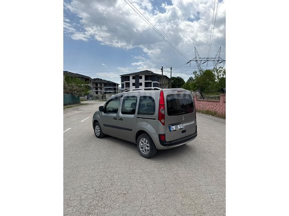 Sahibinden Renault Kangoo Multix 1.5 dCi Authentique 2011 Model