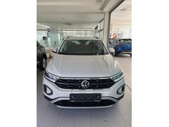 İlk sahibinden 390 km. Kapalı garaj arabası. Volkswagen T-Roc 1.5 TSI Life 2025 aralık .