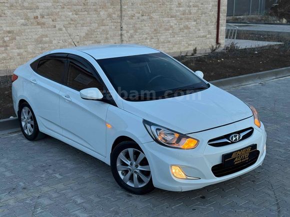 Sahibinden Hyundai Accent Blue 1.6 CRDI Mode Plus 2013 Model 