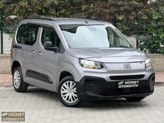 HİZMET OTO'DAN 2025 MODEL YENİ GÖGÜS FİAT DOBLO 1.5 BLUE HDİ