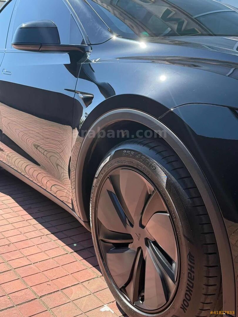 Galeriden Tesla Model Y Standart (Juniper) 2025 Model İstanbul 18.000 km Siyah 6