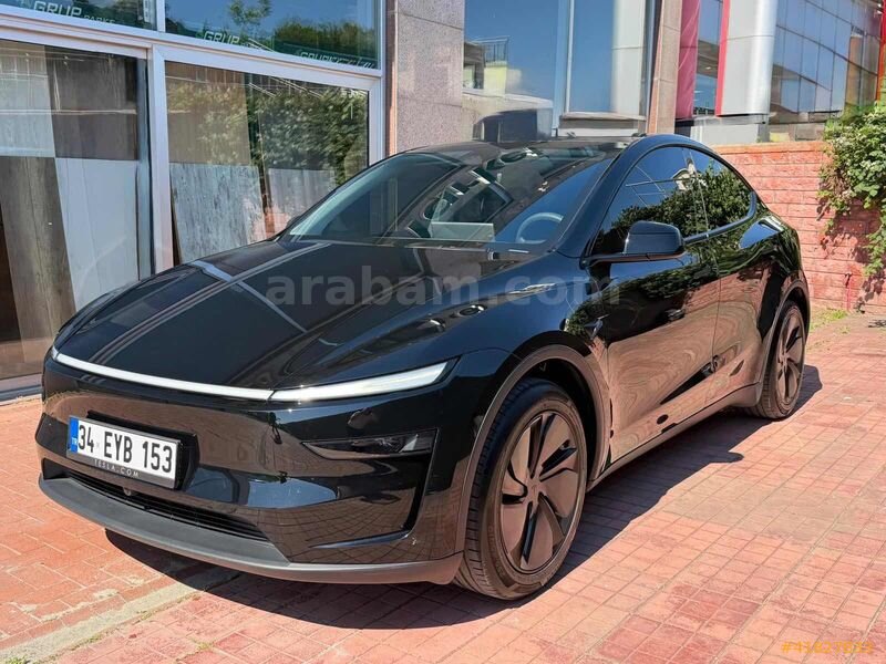 Galeriden Tesla Model Y Standart (Juniper) 2025 Model İstanbul 18.000 km Siyah