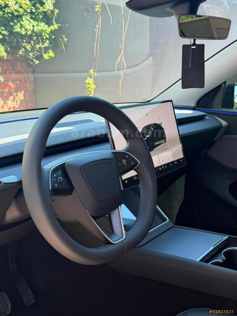 Galeriden Tesla Model Y Standart (Juniper) 2025 Model İstanbul 18.000 km Siyah 7