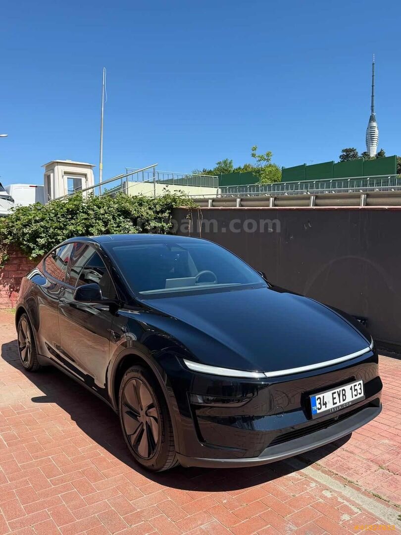 Galeriden Tesla Model Y Standart (Juniper) 2025 Model İstanbul 18.000 km Siyah 5